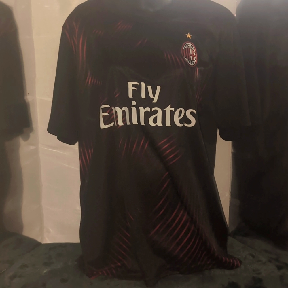 ACM  LG black and red